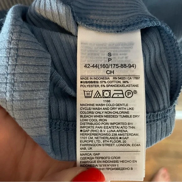 NWT GAP Ribbed Long Sleeve Top w/ Back Cutout - Picture 2 of 5